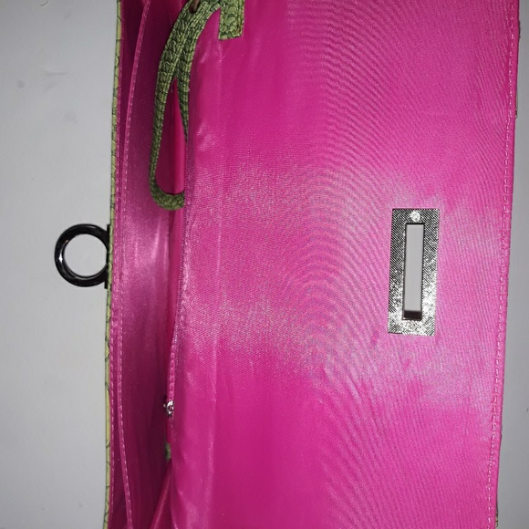 Charming Charlie Green Snakeskin Envelope clutch wristlet - Picture 6 of 6